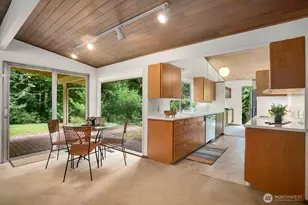 11880 NE 36th Pl, Bellevue, WA 98005 - Photo 13