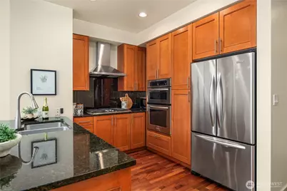 10610 NE 9th Place #2200, Bellevue, WA 98004 - Photo 5