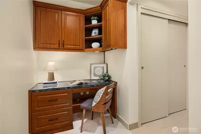 10610 NE 9th Place #2200, Bellevue, WA 98004 - Photo 23