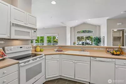 440 S 51st Court #B303, Renton, WA 98055 - Photo 9