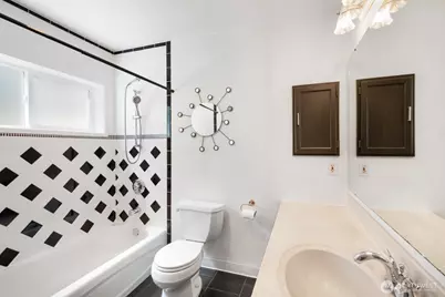 4202 Factoria Boulevard SE #D1, Bellevue, WA 98006 - Photo 17