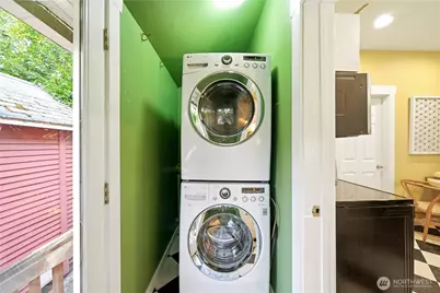1110 NW 70th Street, Seattle, WA 98117 - Photo 29