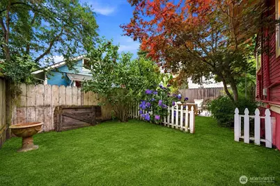 1110 NW 70th Street, Seattle, WA 98117 - Photo 3