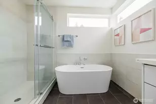 522 N 104th St, Seattle, WA 98133 - Photo 23