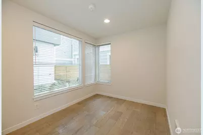 522 N 104th Street, Seattle, WA 98133 - Photo 9