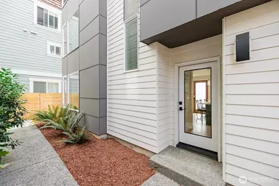 522 N 104th Street, Seattle, WA 98133 - Photo 3