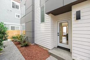 522 N 104th St, Seattle, WA 98133 - Photo 3