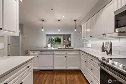 6300 32nd Avenue NW #302, Seattle, WA 98107 - Photo 9