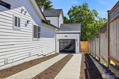 5948 18 Avenue SW #2, Seattle, WA 98106 - Photo 33