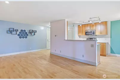 22910 90th Avenue W #E304, Edmonds, WA 98026 - Photo 11
