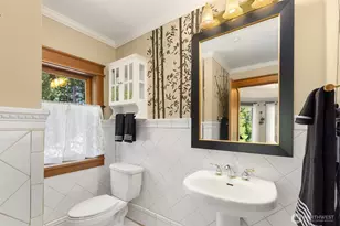 7205 NE Dolphin Dr, Bainbridge Island, WA 98110 - Photo 25