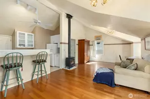7205 NE Dolphin Dr, Bainbridge Island, WA 98110 - Photo 33