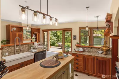 7205 NE Dolphin Drive, Bainbridge Island, WA 98110 - Photo 13
