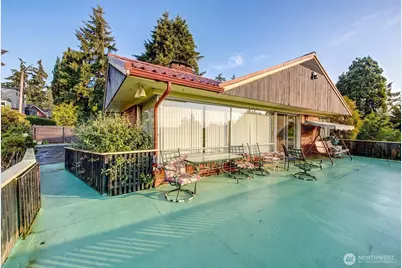 2444 72nd Avenue SE, Mercer Island, WA 98040 - Photo 5