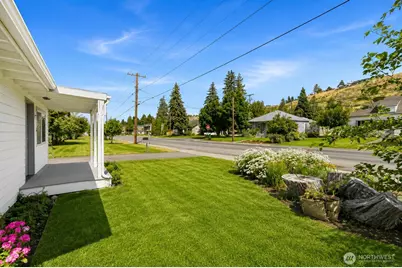 119 W Gibson Avenue, Chelan, WA 98816 - Photo 25