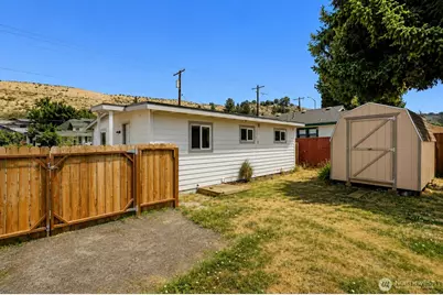119 W Gibson Avenue, Chelan, WA 98816 - Photo 27