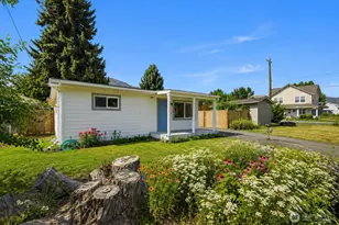 119 W Gibson Ave, Chelan, WA 98816 - Photo 1