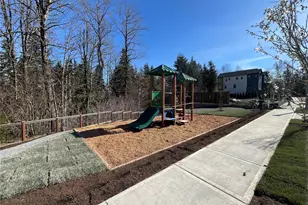 8611 Compass Ave SE, Snoqualmie, WA 98065 - Photo 15
