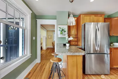 1812 N 39th, Seattle, WA 98103 - Photo 11