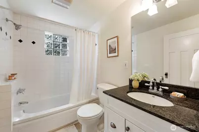 1812 N 39th, Seattle, WA 98103 - Photo 15