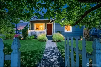 8526 17th Avenue NE, Seattle, WA 98115 - Photo 1
