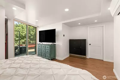 507 W Mercer St #401, Seattle, WA 98119 - Photo 13