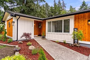 1402 159th St Ct E, Tacoma, WA 98445 - Photo 3