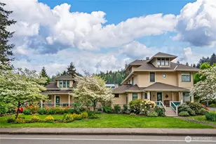 10425 E Riverside Dr, Bothell, WA 98011 - Photo 1
