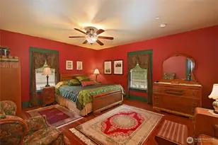 10425 E Riverside Dr, Bothell, WA 98011 - Photo 17