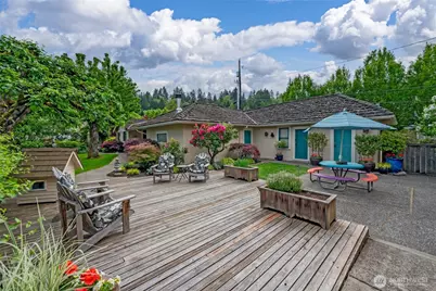 10425 E Riverside Drive, Bothell, WA 98011 - Photo 35