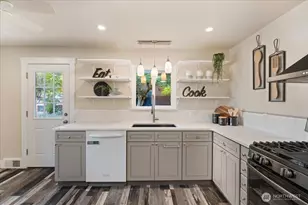 15705 84th Ave NE, Kenmore, WA 98028 - Photo 11