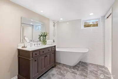 15705 84th Avenue NE, Kenmore, WA 98028 - Photo 21