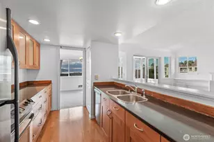 22211 6th Ave S, Des Moines, WA 98198 - Photo 3