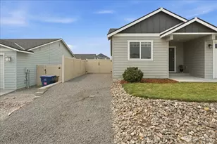 148 S Nevada Ave, East Wenatchee, WA 98802 - Photo 3