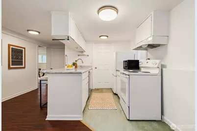 414 N 46th Street, Seattle, WA 98103 - Photo 13