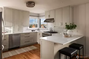 2615 W Crockett St, Seattle, WA 98199 - Photo 3