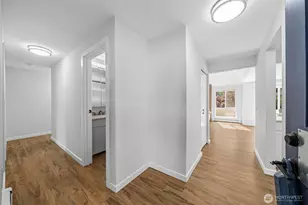 10221 NE 16th St, Bellevue, WA 98004 - Photo 11