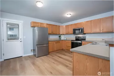 17821 36th Avenue E, Tacoma, WA 98446 - Photo 9