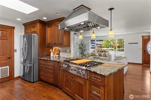 10501 25th Dr SE, Everett, WA 98208 - Photo 5