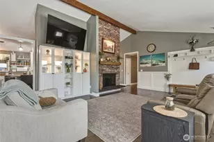 353 SE Highland Park Dr, College Place, WA 99324 - Photo 9