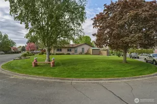 353 SE Highland Park Dr, College Place, WA 99324 - Photo 29