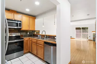 7220 Rainier Drive #105, Everett, WA 98203 - Photo 5