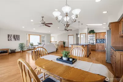 6226 Hinman Drive, Clinton, WA 98236 - Photo 9