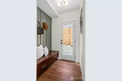 2414 Queen Anne Avenue N, Seattle, WA 98119 - Photo 17