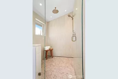 2414 Queen Anne Avenue N, Seattle, WA 98119 - Photo 21