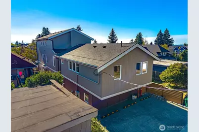 2412 Queen Anne Avenue N, Seattle, WA 98119 - Photo 29