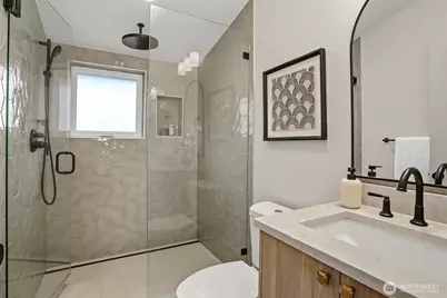 2412 Queen Anne Avenue N, Seattle, WA 98119 - Photo 13