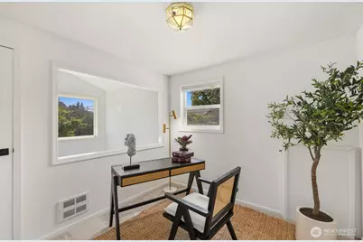 3642 37th Avenue W, Seattle, WA 98199 - Photo 19
