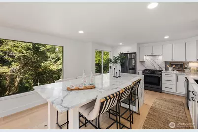 3642 37th Avenue W, Seattle, WA 98199 - Photo 11