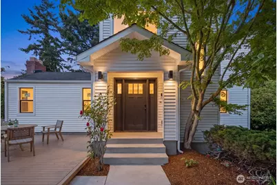 3642 37th Avenue W, Seattle, WA 98199 - Photo 1